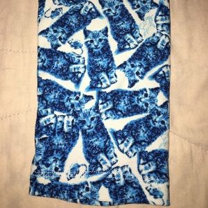 Lularoe kitten leggings Rare 🦄